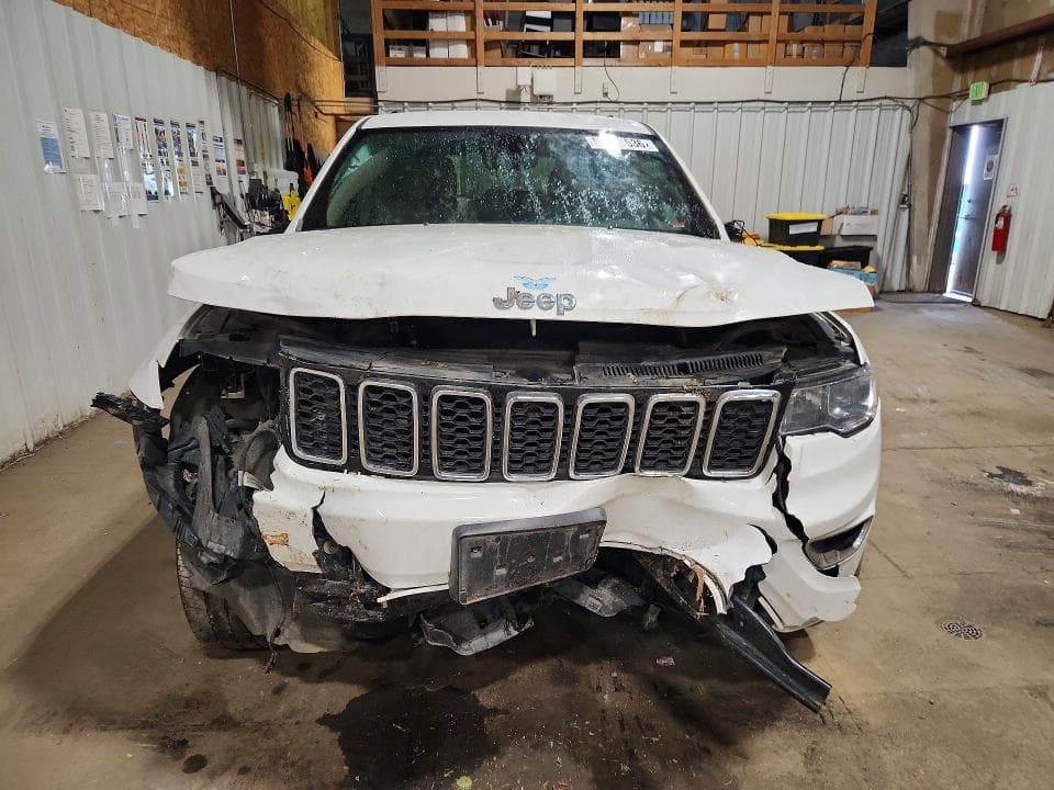 2022 JEEP GRAND CHEROKEE LAREDO E 5