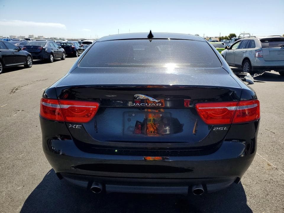 2018 JAGUAR XE PREMIUM 6