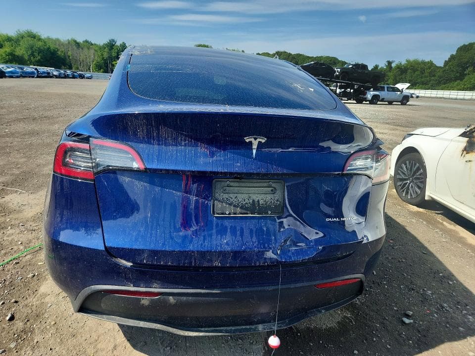 2024 TESLA MODEL Y 6