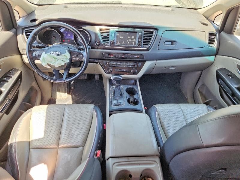 2017 KIA SEDONA 8