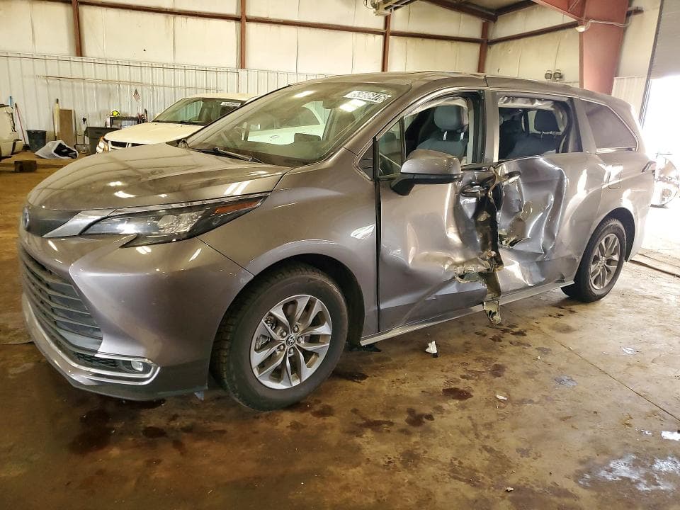 2024 TOYOTA SIENNA
