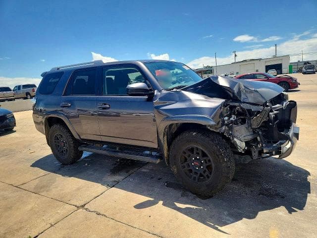 2018 TOYOTA 4RUNNER SR5 4