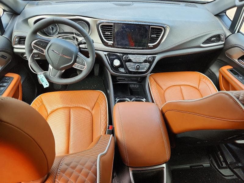 2024 CHRYSLER PACIFICA PINNACLE 8