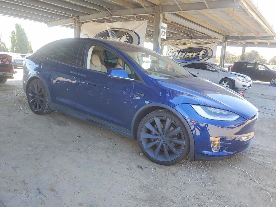 2017 TESLA MODEL X 4