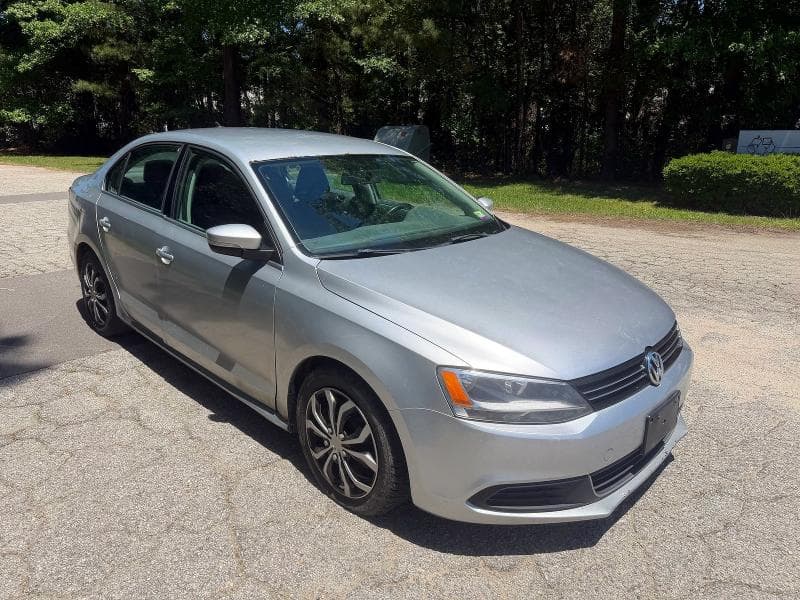 2013 VOLKSWAGEN JETTA SE - 1