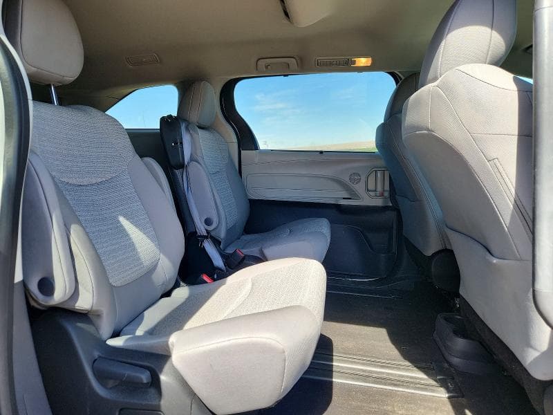 2023 TOYOTA SIENNA LE 11