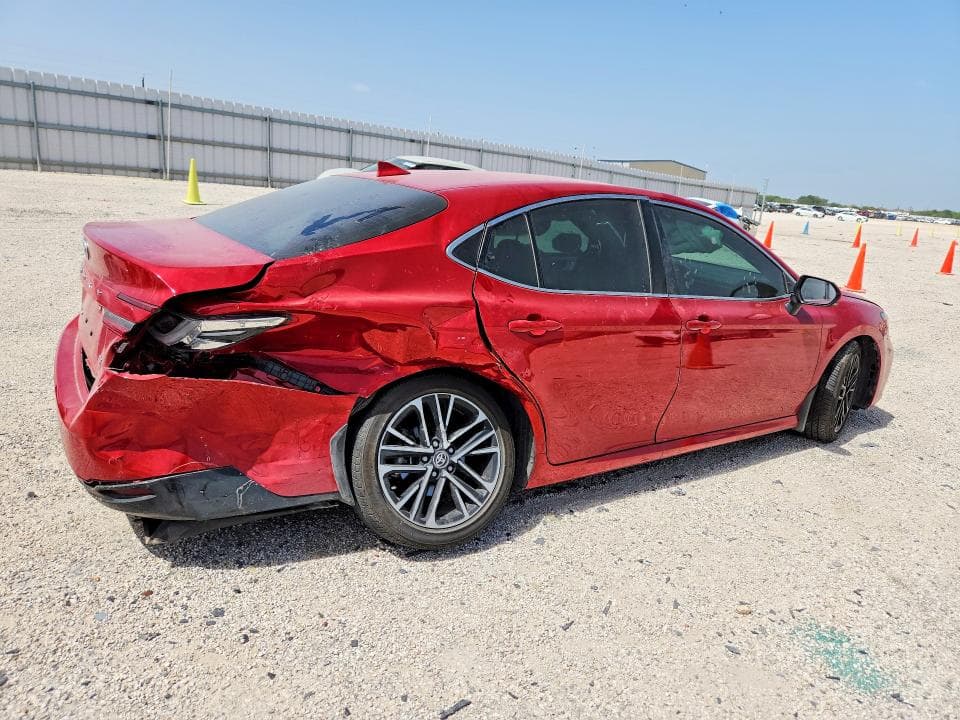 2026 TOYOTA CAMRY XLE 3