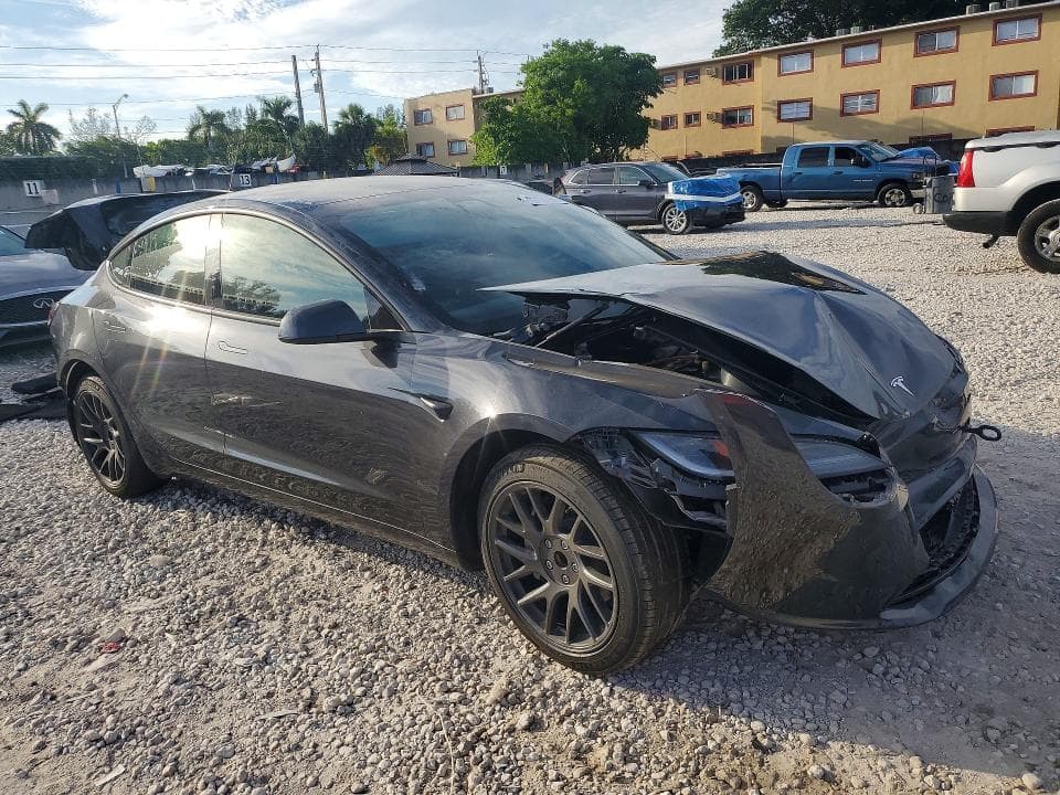 2025 TESLA MODEL 3 4