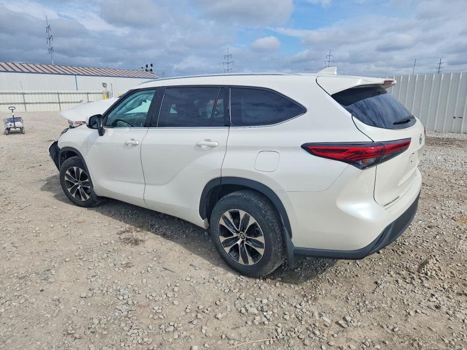 2020 TOYOTA HIGHLANDER XLE 2