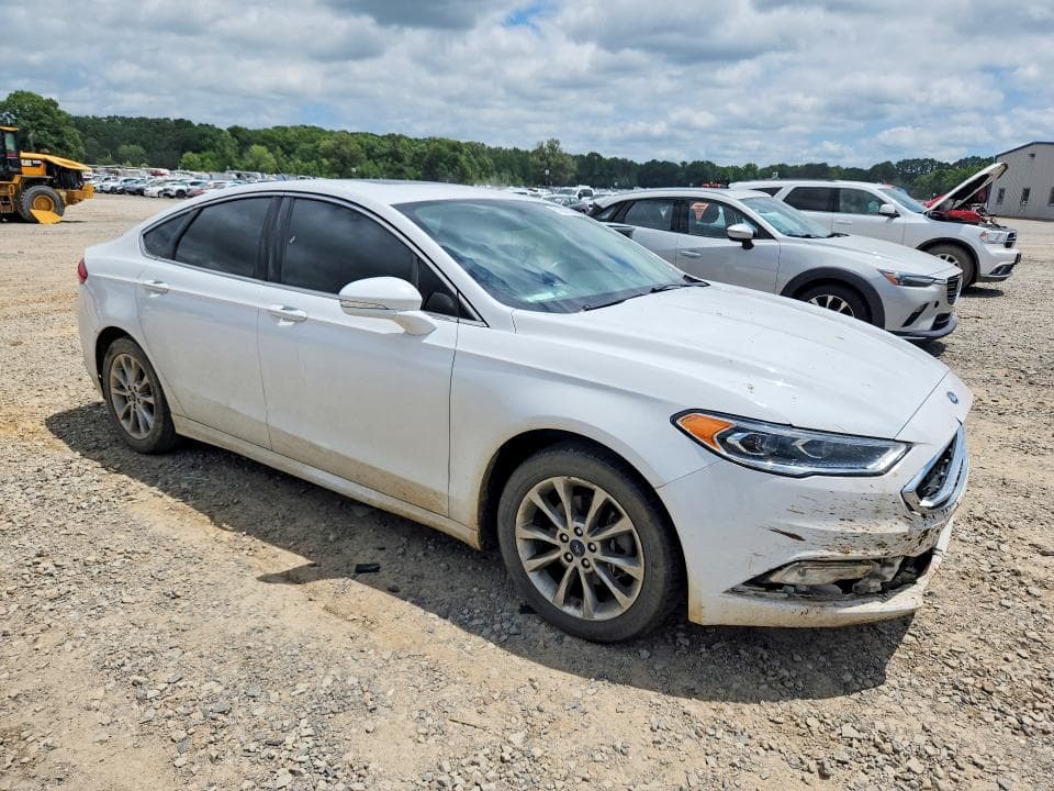 2017 FORD FUSION SE 4