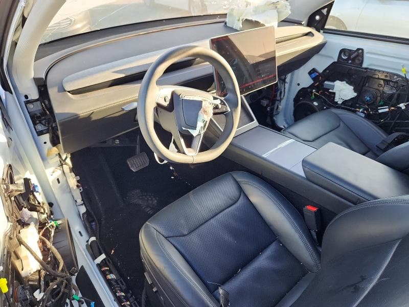 2026 TESLA MODEL Y 8