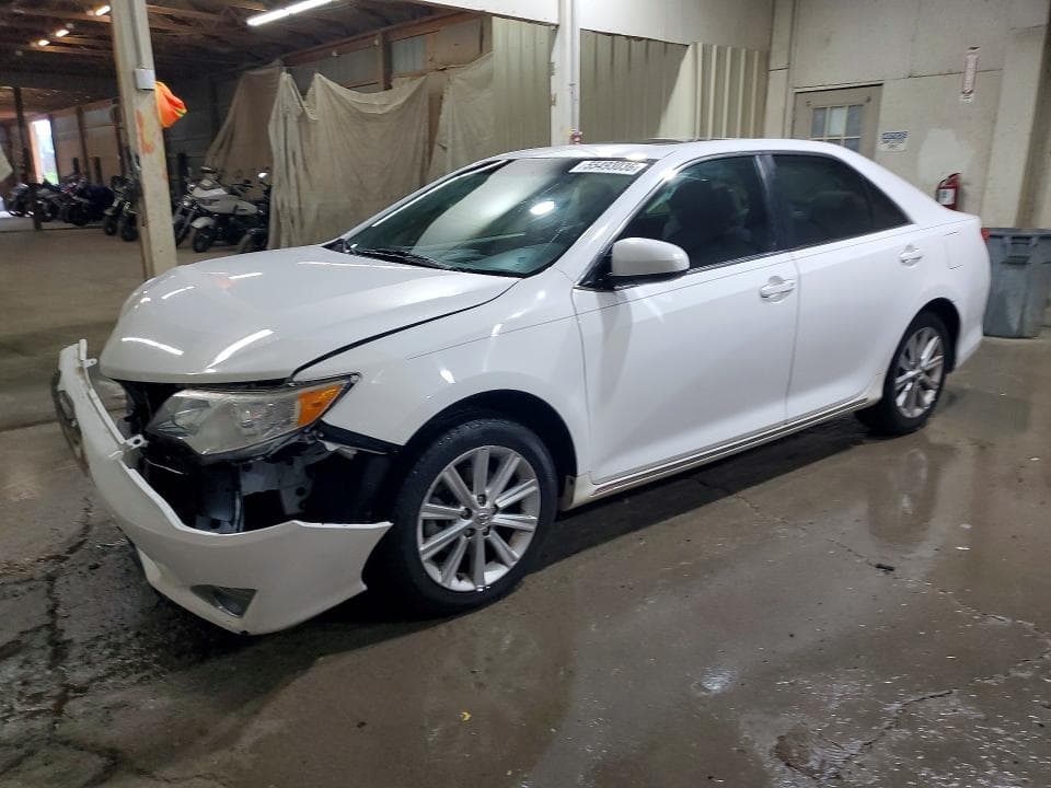 2014 TOYOTA CAMRY