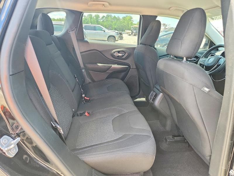 2019 JEEP CHEROKEE LATITUDE 11
