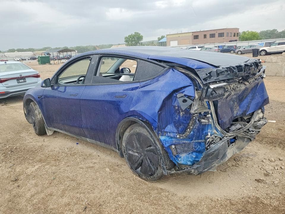 2026 TESLA MODEL Y 2