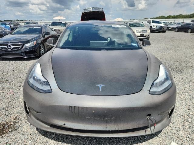 2018 TESLA MODEL 3 5