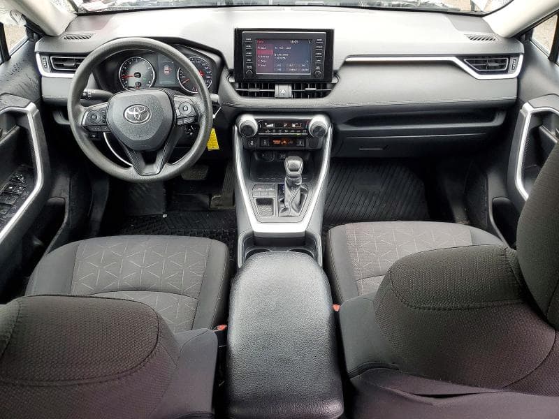 2019 TOYOTA RAV4 LE 8