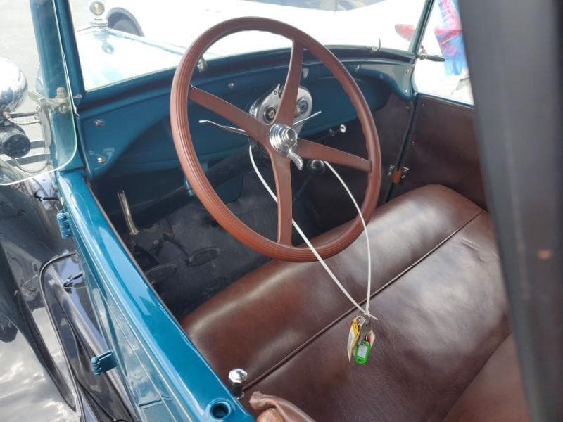 1928 FORD MODEL A 8