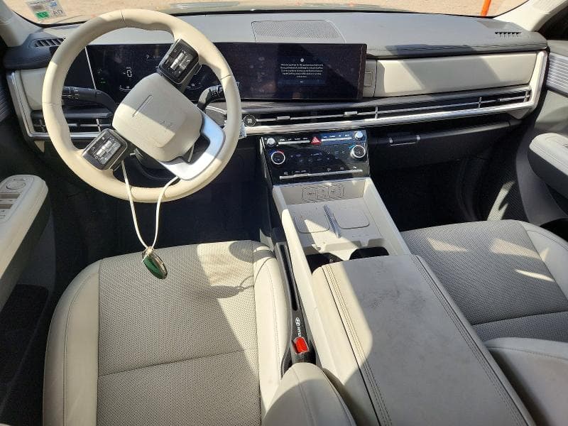 2024 HYUNDAI 4DR 8