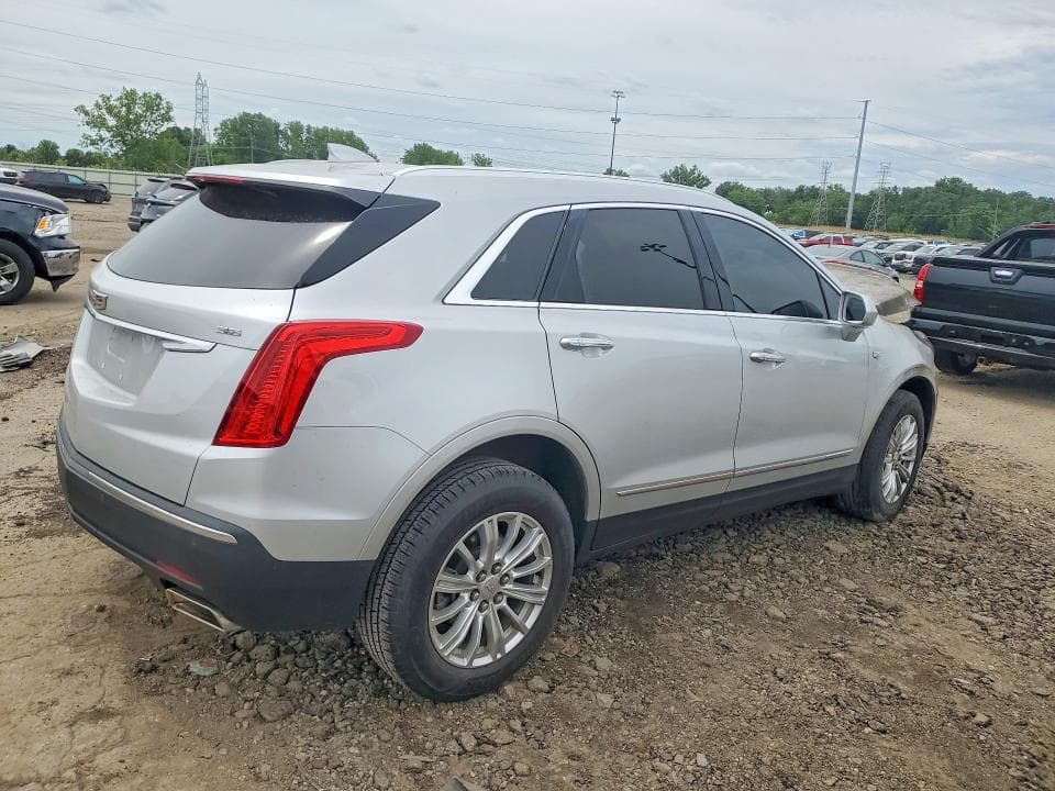 2018 CADILLAC XT5 3