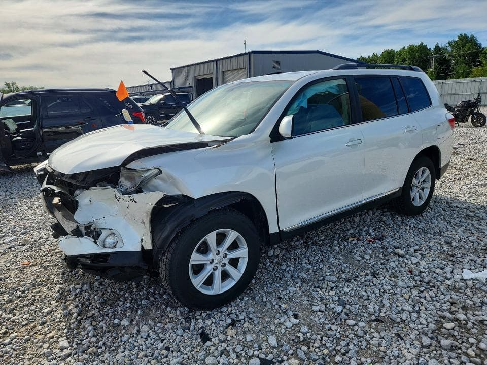 2013 TOYOTA HIGHLANDER - 1