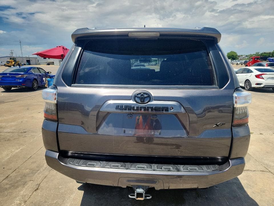 2018 TOYOTA 4RUNNER SR5 6