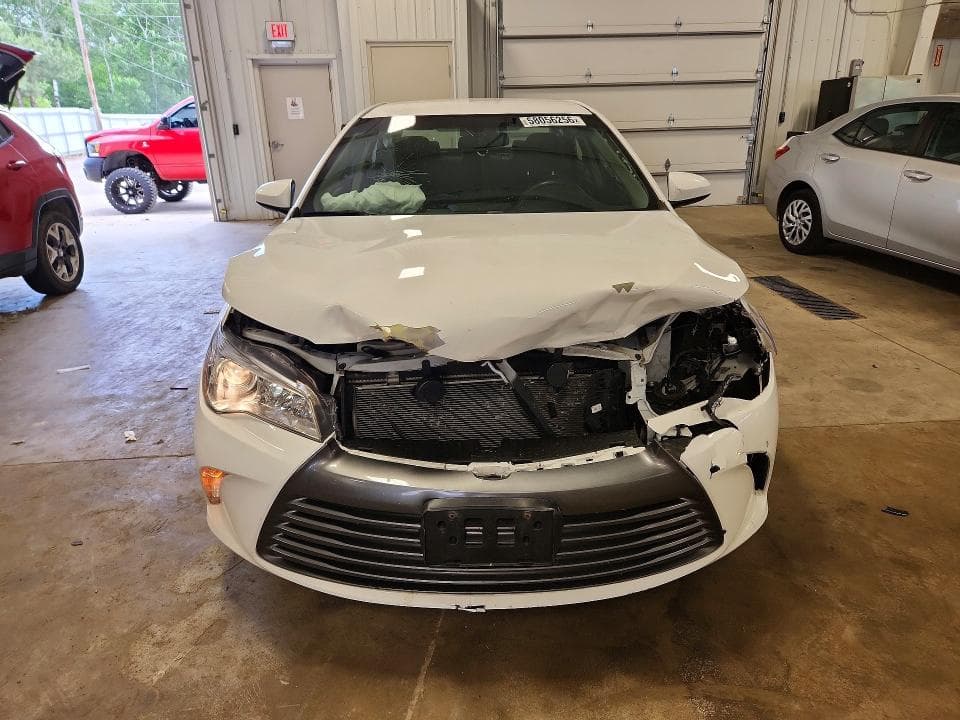 2017 TOYOTA CAMRY LE 5