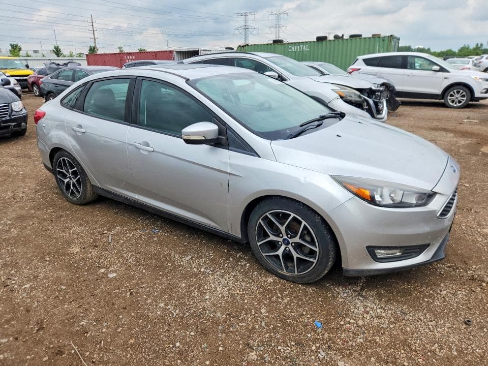 2017 FORD FOCUS SEL 4