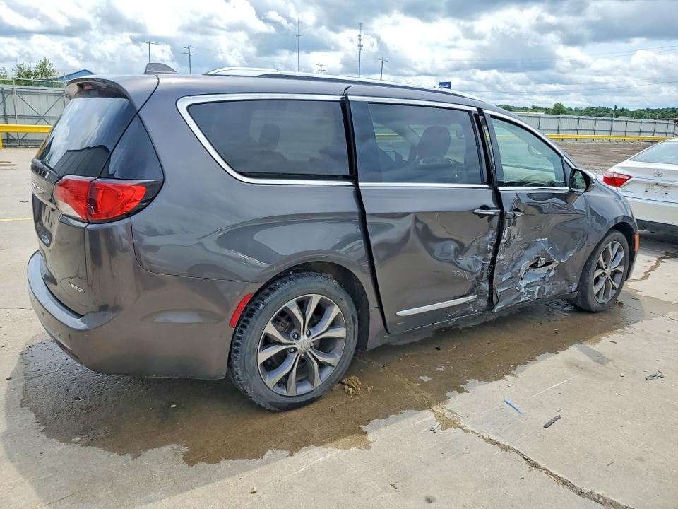 2017 CHRYSLER PACIFICA LIMITED 3