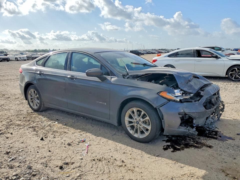 2019 FORD FUSION SE 4