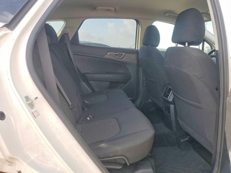 2023 KIA SPORTAGE LX 10