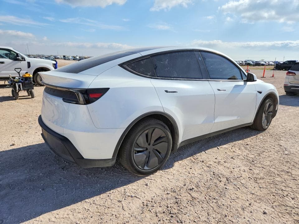 2026 TESLA MODEL Y 3