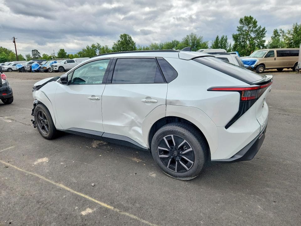 2026 TOYOTA BZ XLE 2