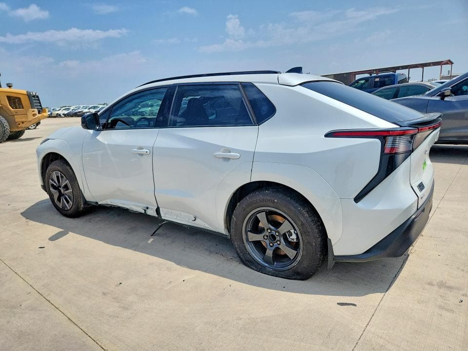 2026 TOYOTA BZ XLE PLUS 2