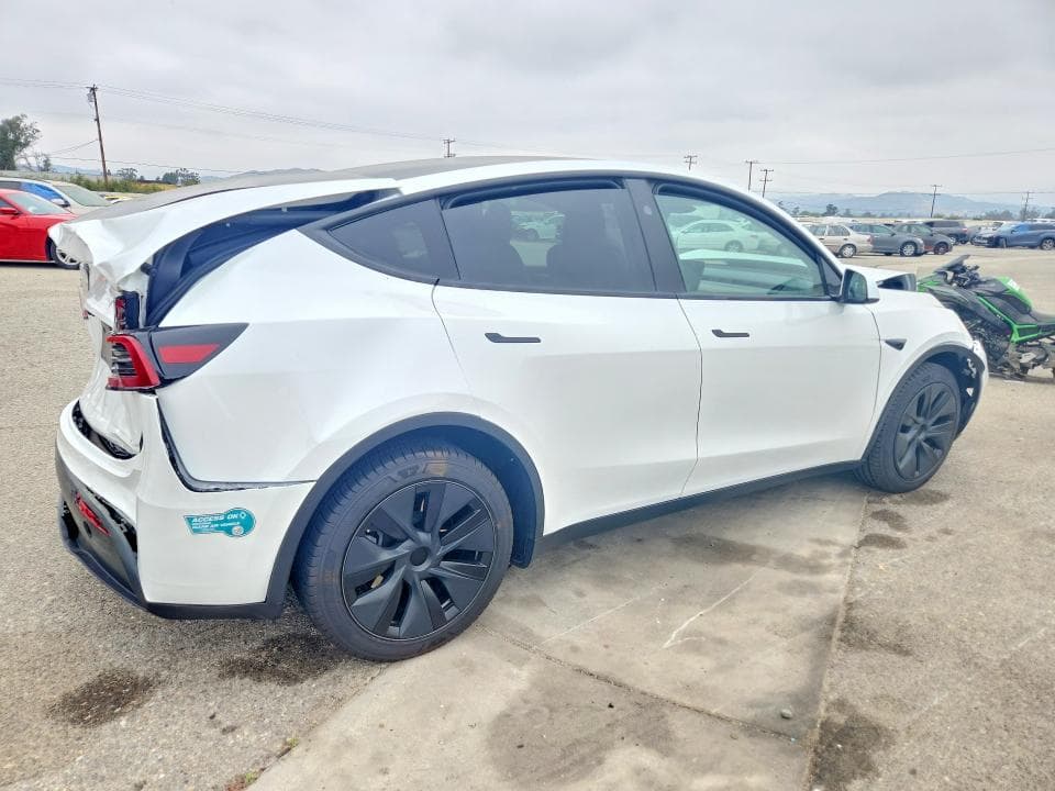 2024 TESLA MODEL Y 3