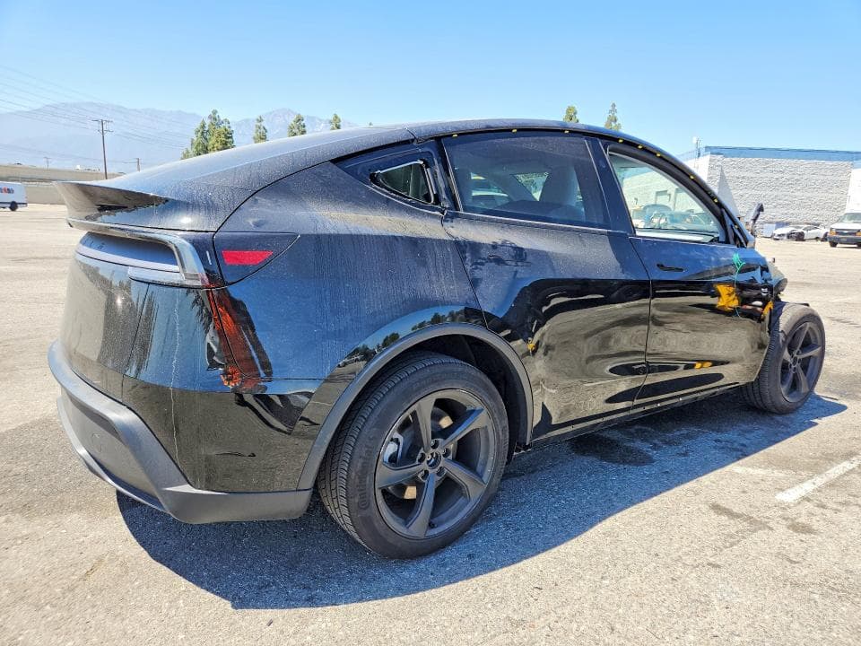 2026 TESLA MODEL Y 3