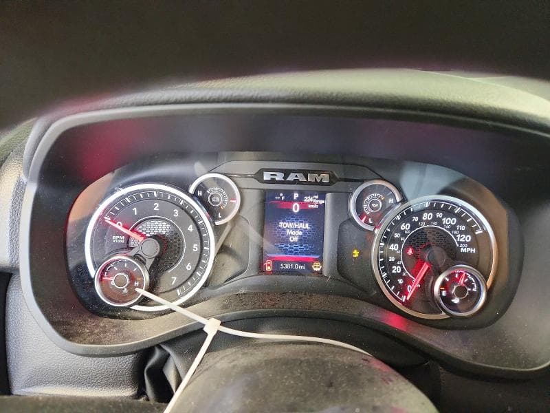 2025 RAM 1500 BIG HORN 9