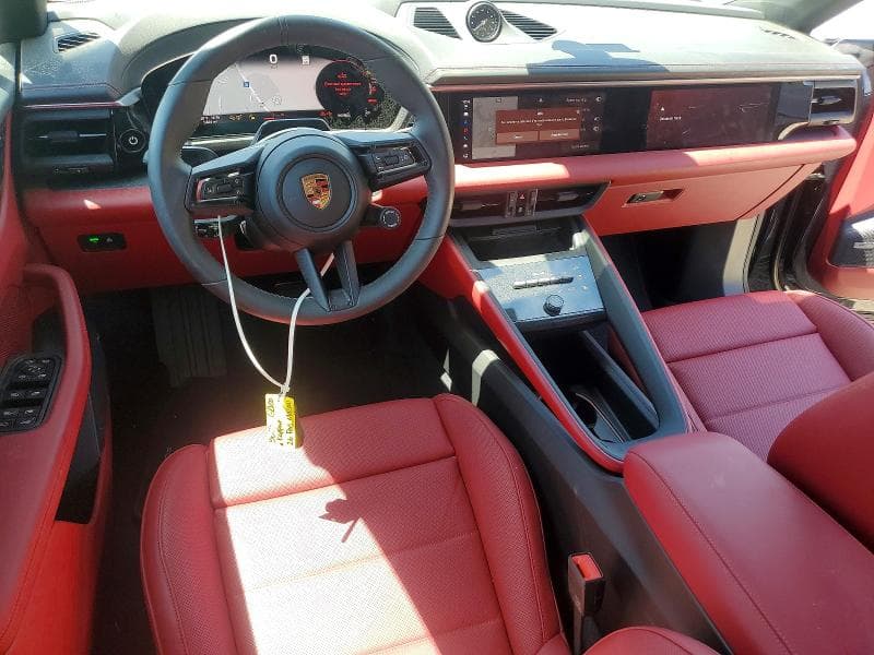2026 PORSCHE MACAN 4S 8