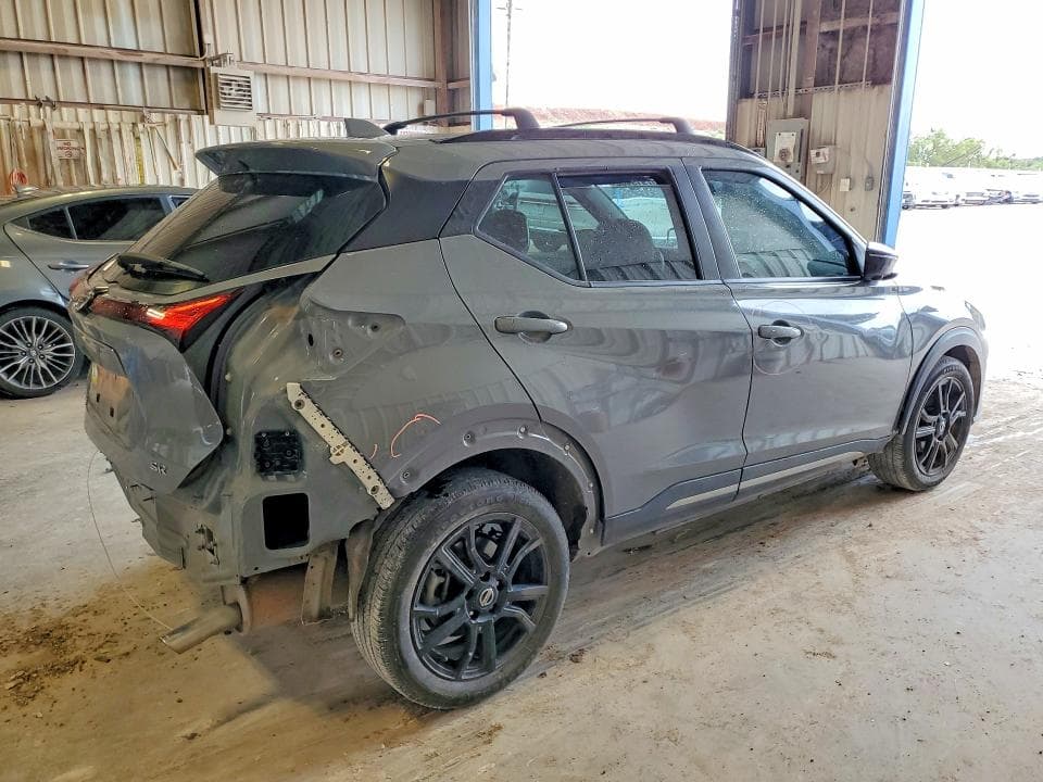 2021 NISSAN KICKS SR 3