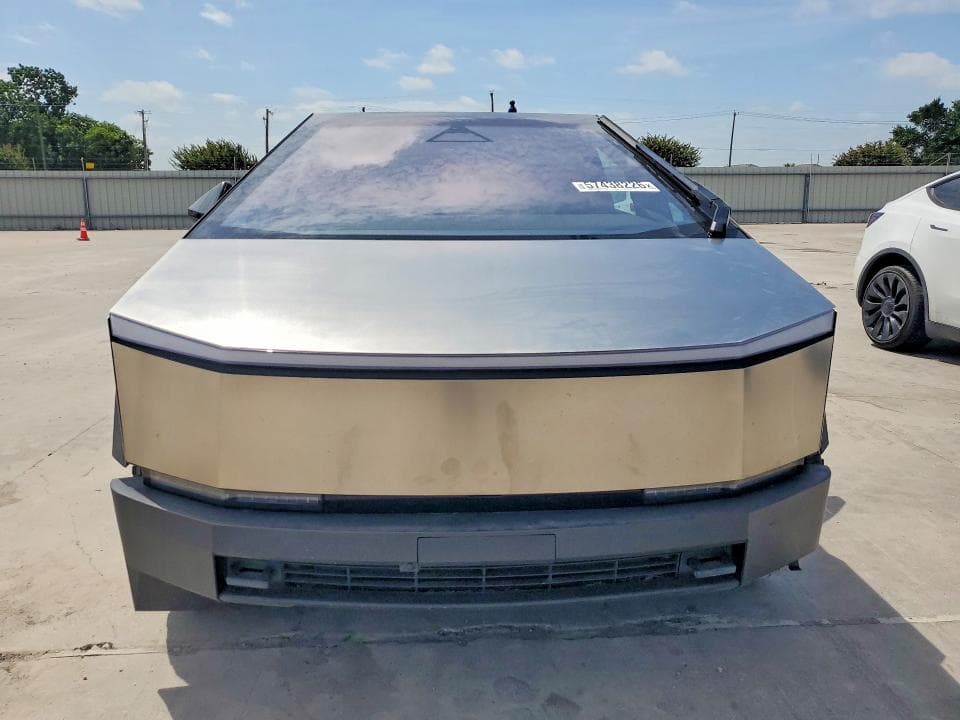 2025 TESLA CYBERTRUCK 5