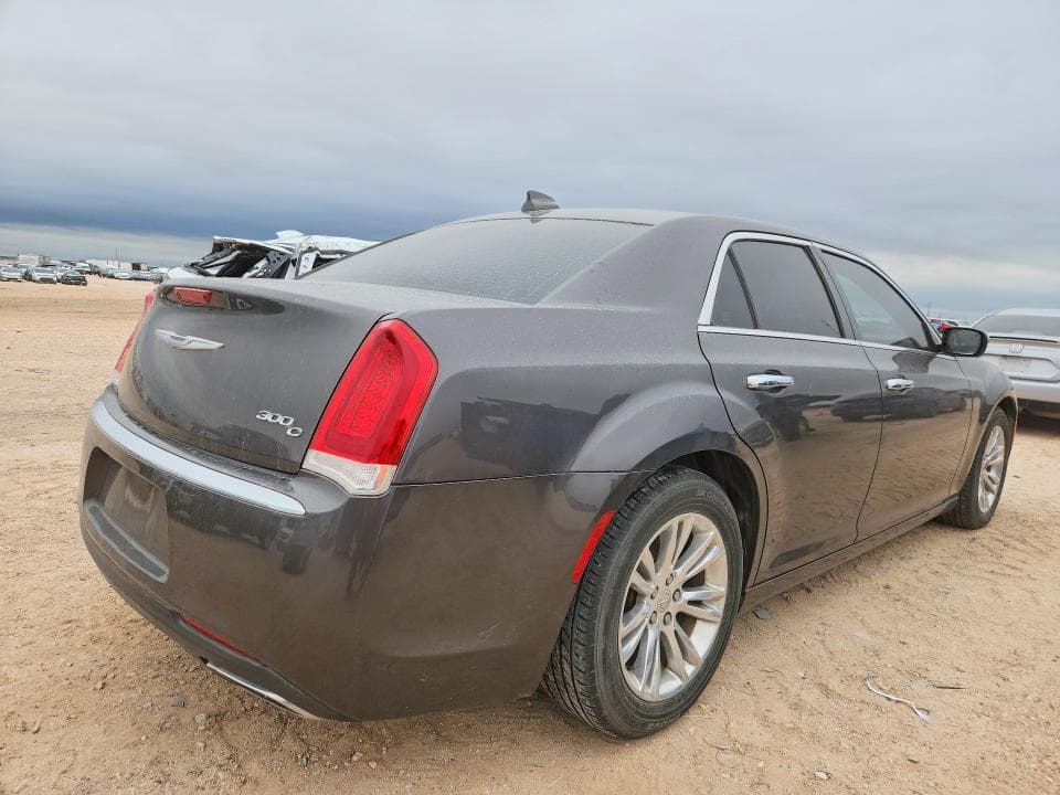 2017 CHRYSLER 300C 3