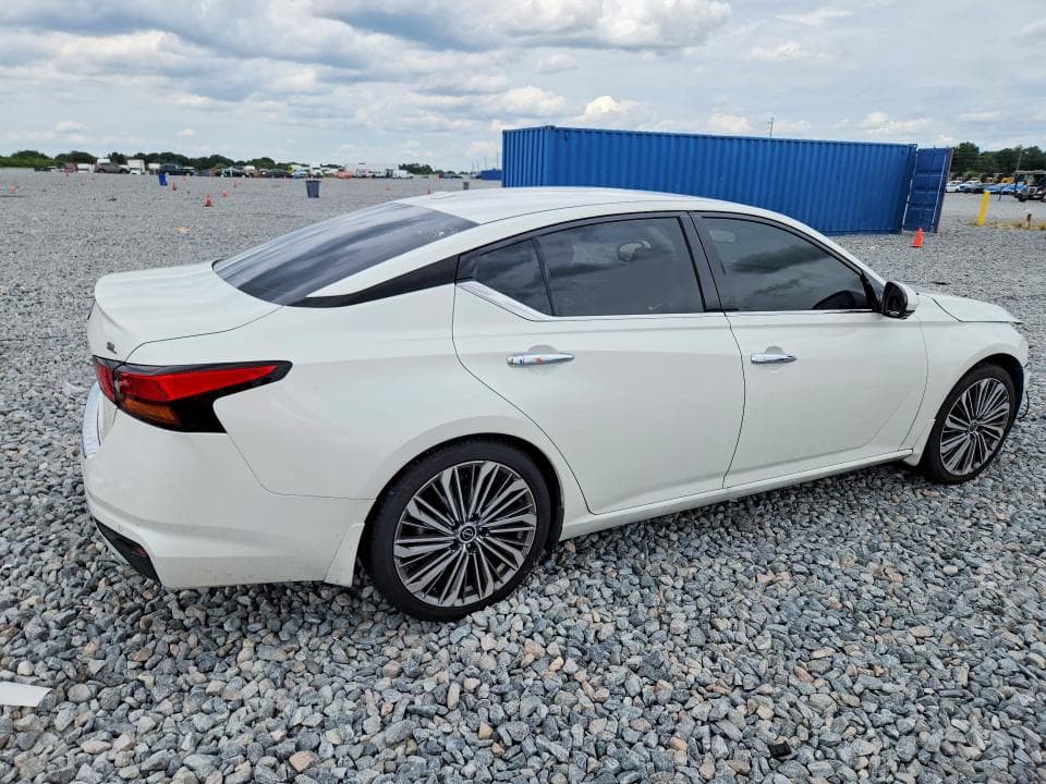 2023 NISSAN ALTIMA SL 3