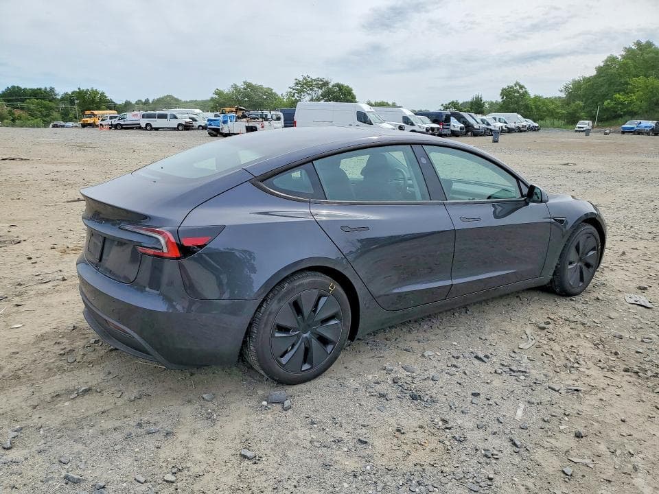 2025 TESLA MODEL 3 3