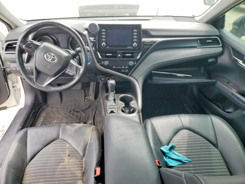 2021 TOYOTA CAMRY SE 8
