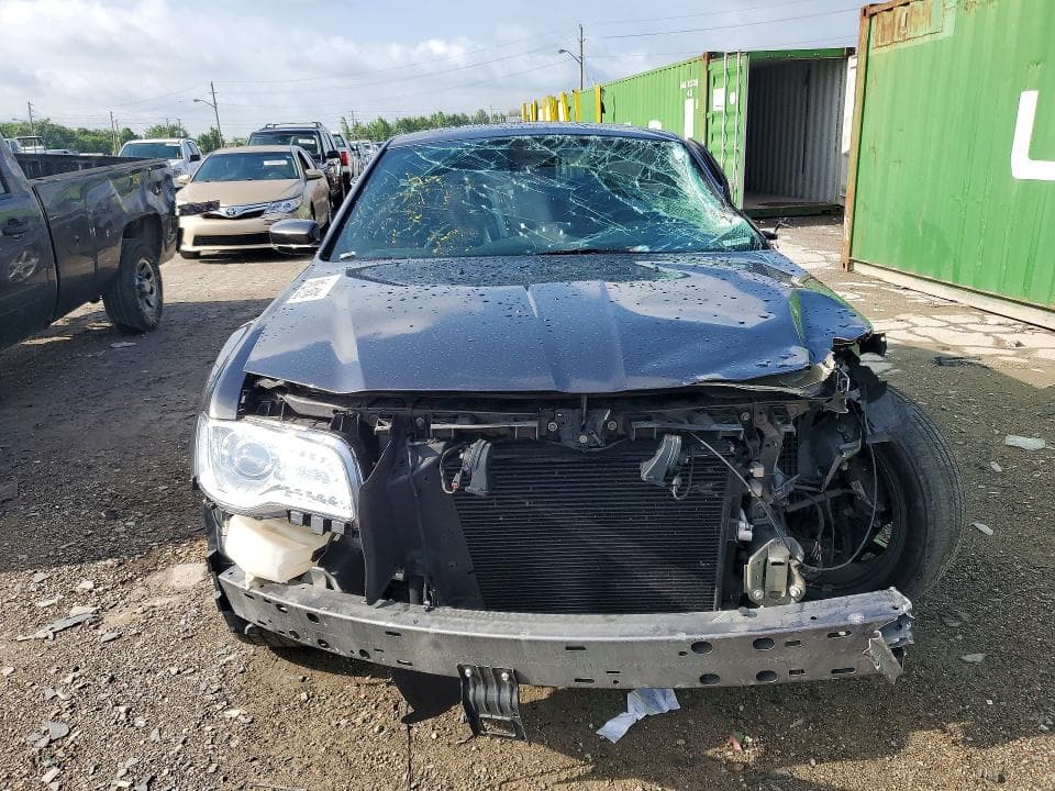 2019 CHRYSLER 300 S 5