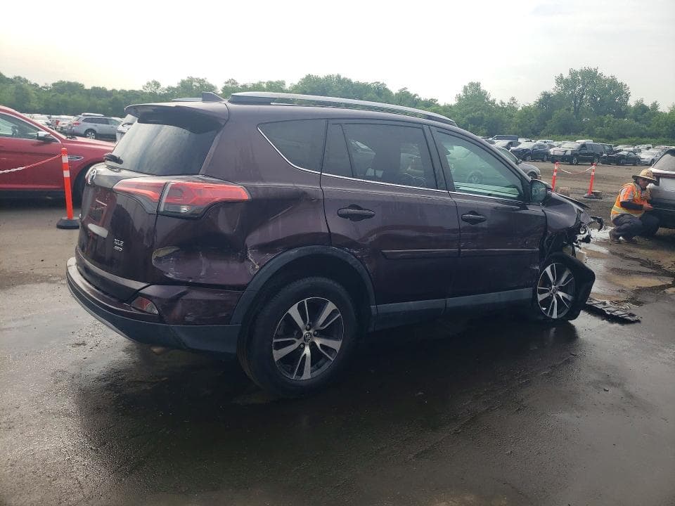2018 TOYOTA RAV4 XLE 3