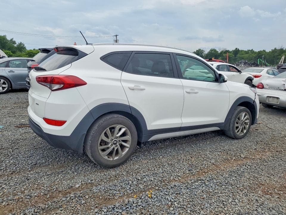 2017 HYUNDAI TUCSON SE 3
