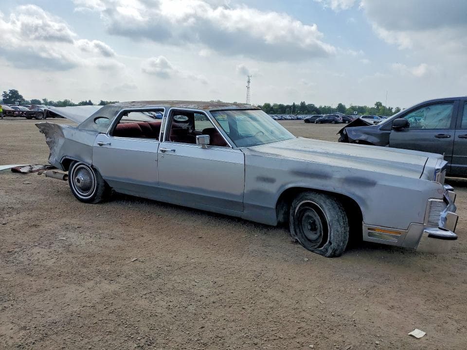 1977 LINCOLN CONTINENTAL TOWN CA 4