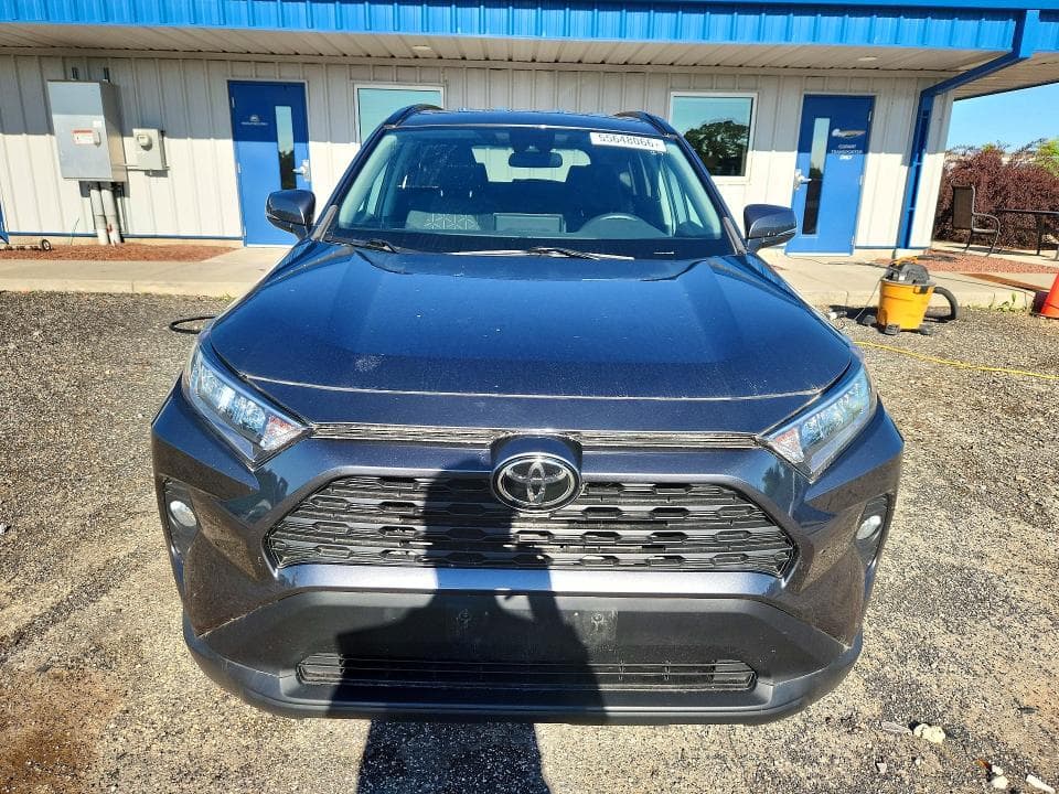 2020 TOYOTA RAV4 XLE 5