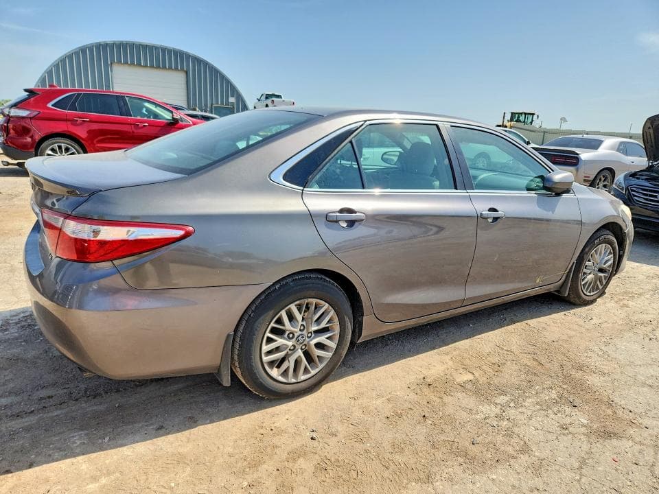 2017 TOYOTA CAMRY LE 3