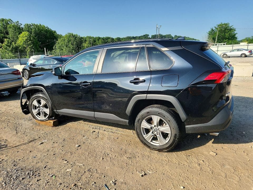 2024 TOYOTA RAV4 XLE 2